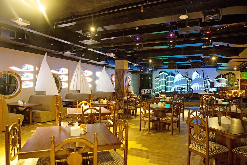 Karibia Boutique Hotel Medan Luaran gambar