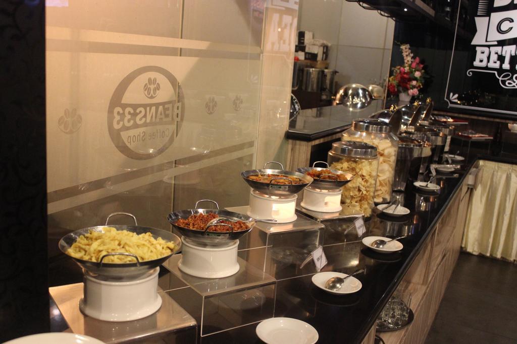 Karibia Boutique Hotel Medan Luaran gambar